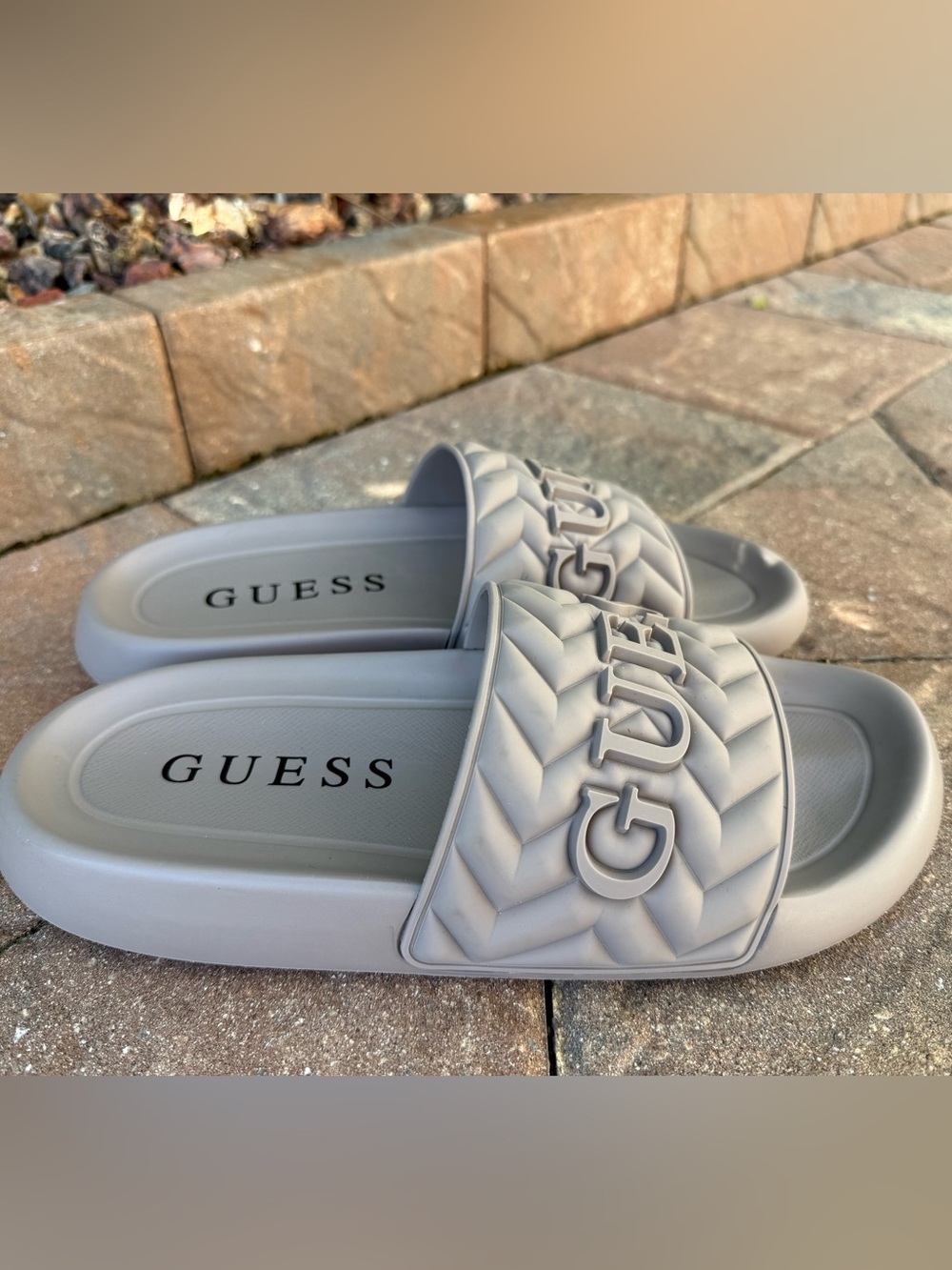 GUESS Men's Moliano Slide Sandals Taupe Gray Zigzag Logo Size 8 US NWB